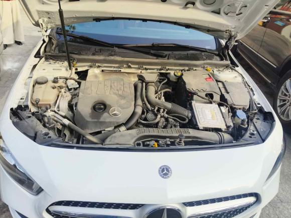 [上海·沪C] 二手奔驰奔驰A级2020款 A 200 L 运动轿车