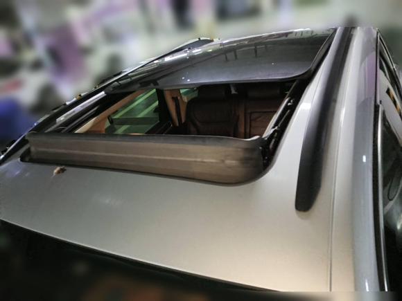 [无锡·沪C] 二手大众途锐2011款 3.0TSI 标配型