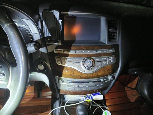 [深圳·粤S] 二手英菲尼迪英菲尼迪QX602014款 3.5L 两驱卓越版