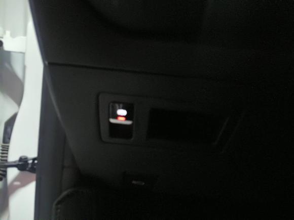 [上海·沪A] 二手哪吒汽车哪吒U2023款 哪吒U-Ⅱ 挑战版 500 磷酸铁锂