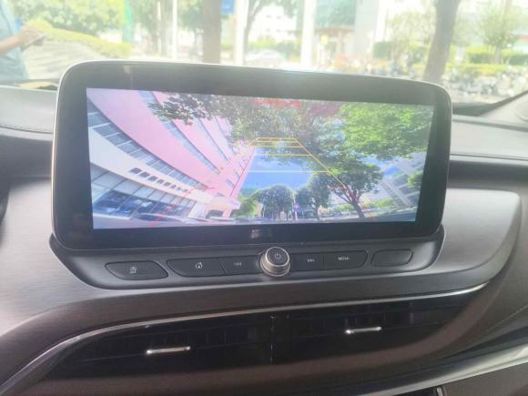 [深圳·粤B] 二手别克别克GL82022款 陆上公务舱 652T 豪华型