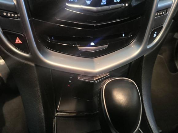 [上海·沪B] 二手凯迪拉克凯迪拉克SRX2015款 3.0L 舒适型