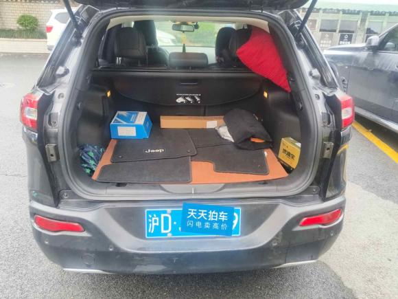 [上海·沪D] 二手Jeep自由光2017款 2.0L 优越版