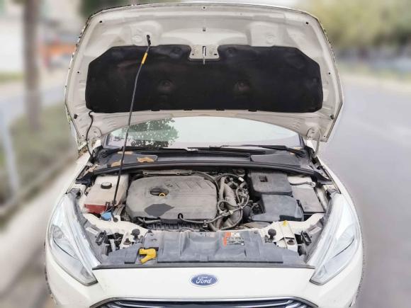 [深圳·粤S] 二手福特福克斯2018款 三厢经典 EcoBoost 180 自动精英型