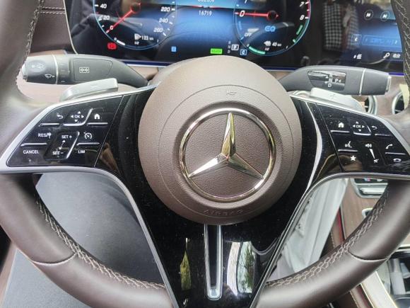 [无锡·苏B] 二手奔驰奔驰E级新能源2022款 改款三 E 350 e L 插电式混合动力轿车