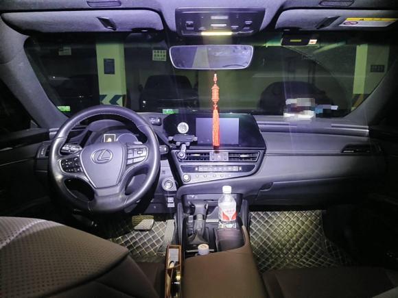 [成都·川A] 二手雷克萨斯雷克萨斯ES2021款 260 卓越版