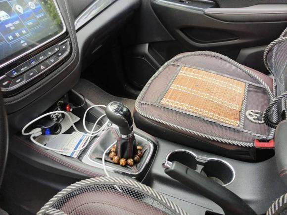 [广州·粤V] 二手长安欧尚长安欧尚A8002017款 1.6L 手动豪华型