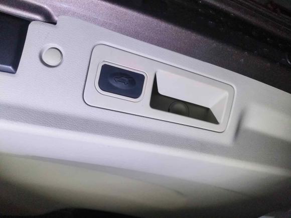 [上海·沪B] 二手别克别克GL82022款 陆上公务舱 652T 尊贵型