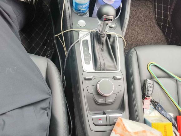 [广州·粤A] 二手奥迪奥迪Q2L2022款 35 TFSI 时尚致雅型