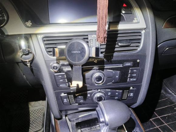 [武汉·鄂A] 二手奥迪奥迪A4L2013款 35 TFSI 自动标准型