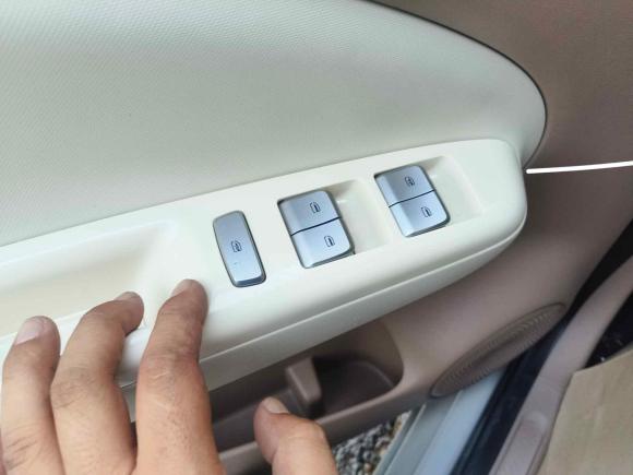 [青岛·鲁B] 二手五菱汽车宏光MINIEV2025款 四门版 进阶款