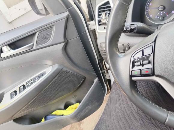 [绍兴·浙D] 二手现代途胜2015款 1.6T 双离合两驱智能型