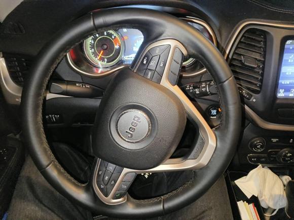 [上海·苏M] 二手Jeep自由光2016款 2.0L 智能版