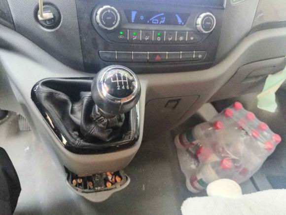 [宁波·浙B] 二手福田图雅诺2022款 2.5T手动通途多功能长轴中顶后单胎5/6/7/9座D25TCIF1