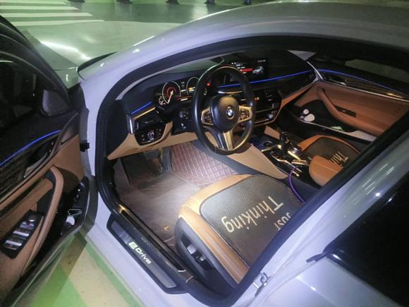 [上海·沪A] 二手宝马宝马5系新能源2019款 530Le 豪华套装