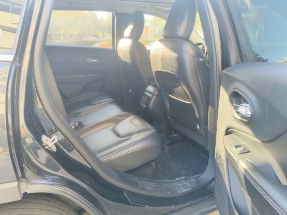 [青岛·鲁B] 二手Jeep自由光2017款 2.0L 优越版