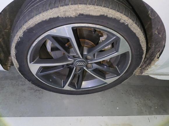 [杭州·浙A] 二手奥迪奥迪A4L2018款 30周年年型 40 TFSI 时尚型