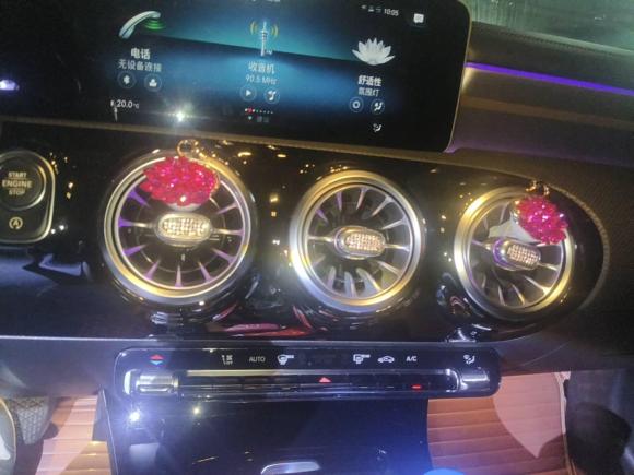 [深圳·粤B] 二手奔驰奔驰A级2019款 A 200 L 运动轿车先行特别版