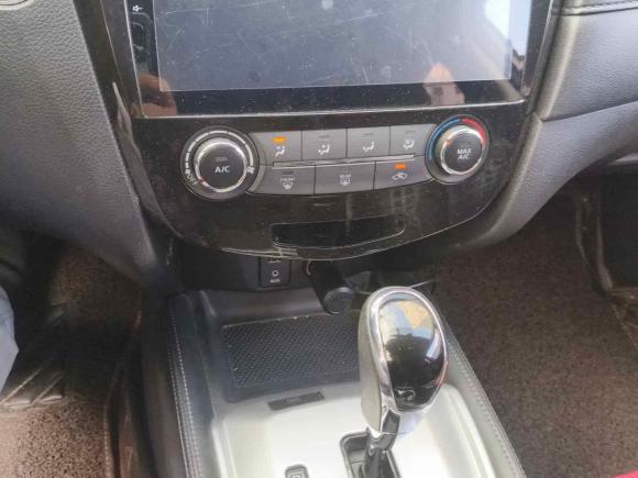 [青岛·鲁B] 二手日产奇骏2017款 2.0L CVT舒适版 2WD