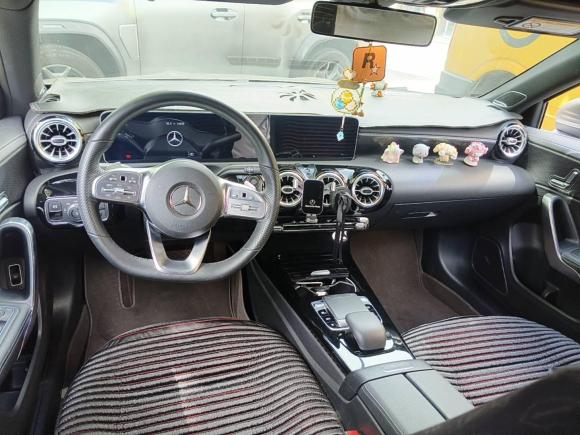 [上海·沪C] 二手奔驰奔驰A级2019款 A 200 L 运动轿车