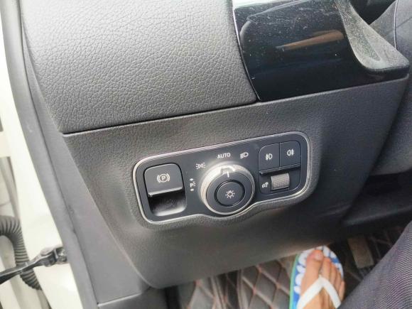 [广州·粤A] 二手奔驰奔驰GLA2022款 改款 GLA 200