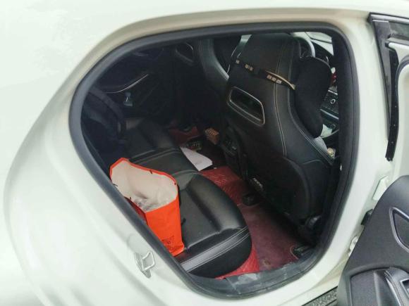 [成都·川A] 二手奔驰奔驰GLA2016款 GLA 200 动感型