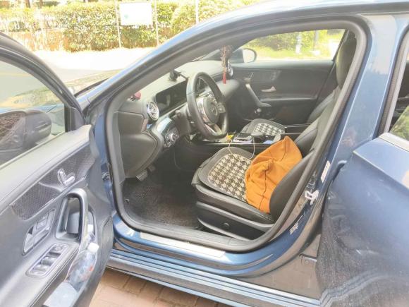 [上海·沪G] 二手奔驰奔驰A级2019款 改款 A 200 L 运动轿车