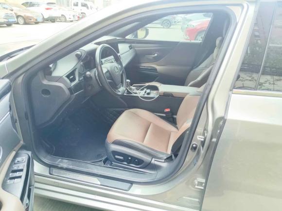 [南京·沪C] 二手雷克萨斯雷克萨斯ES2022款 300h 卓越版