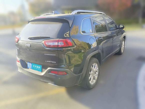 [青岛·鲁B] 二手Jeep自由光2017款 2.0L 优越版