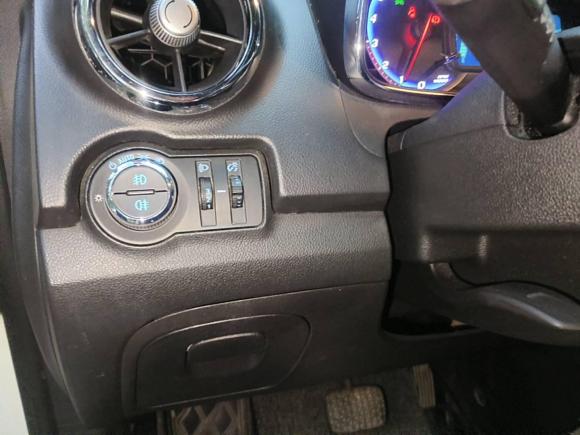 [武汉·鄂A] 二手雪佛兰创酷2014款 1.4T 自动两驱豪华型