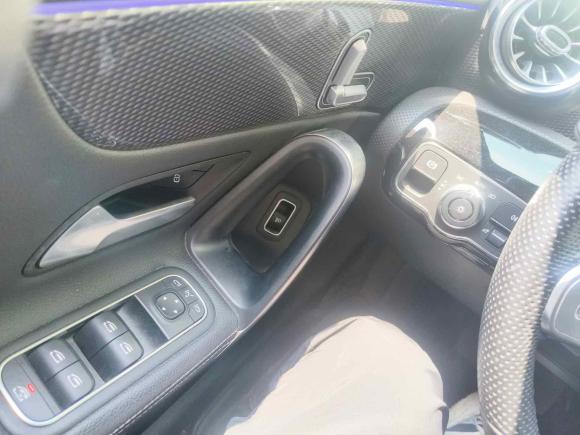 [上海·沪C] 二手奔驰奔驰A级2019款 A 200 L 运动轿车