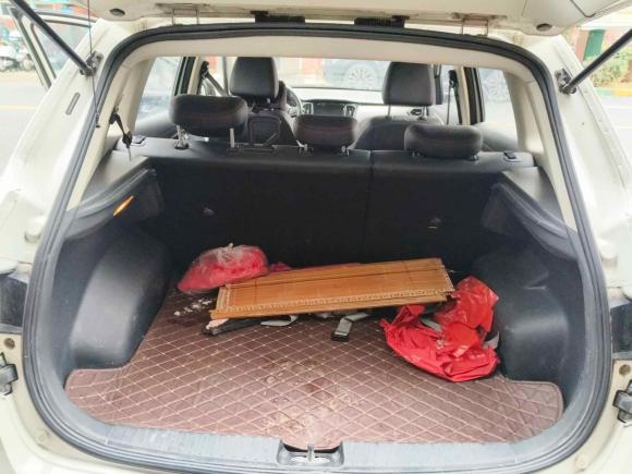 [南京·苏A] 二手一汽森雅R72017款 改款 1.6L 自动豪华型