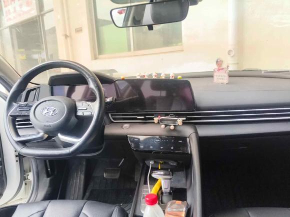 [深圳·苏E] 二手现代伊兰特2021款 1.5L CVT LUX尊贵版