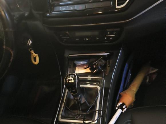 [武汉·鄂A] 二手一汽森雅R92018款 1.2T 手动豪华智尚型