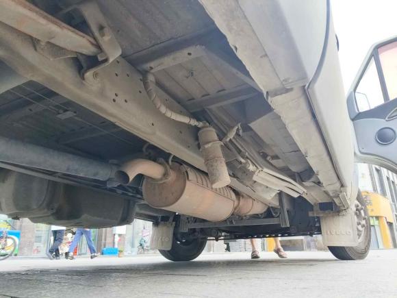 [武汉·鄂A] 二手依维柯依维柯褒迪2017款 2.5T经典A37客车高顶7座47Z5