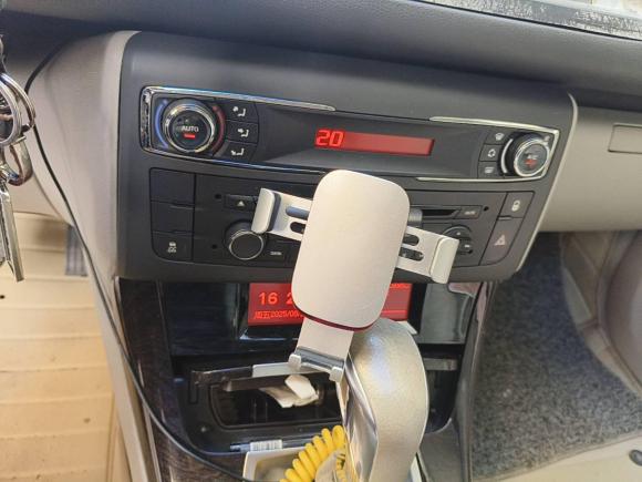 [深圳·粤B] 二手雪铁龙雪铁龙C52014款 2.0L 自动尊悦型