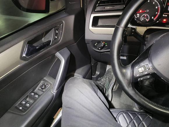 [上海·沪H] 二手大众途安2016款 途安L 280TSI DSG豪华版