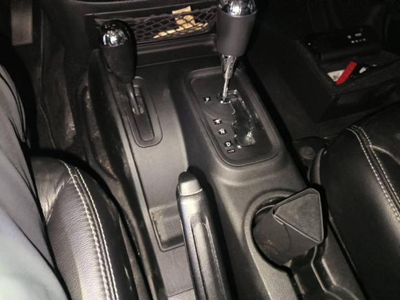 [上海·浙G] 二手Jeep牧马人2015款 3.0L Sahara 四门舒享版