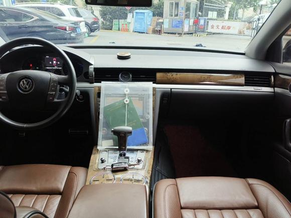 [上海·沪E] 二手大众辉腾2011款 3.6L V6 5座加长Individual版