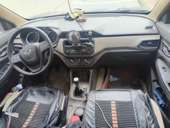 [武汉·鄂A] 二手五菱汽车五菱宏光2018款 1.5L S标准型L2B