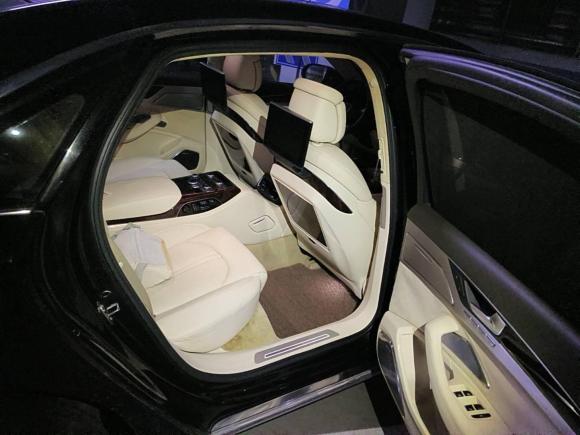 [杭州·浙A] 二手奥迪奥迪A82011款 A8L 3.0 TFSI quattro尊贵型(245kW)