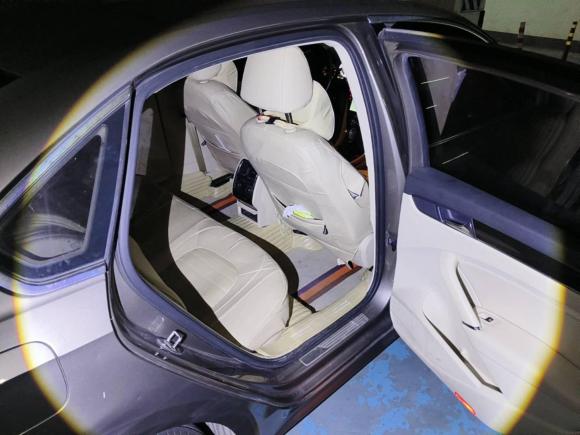 [杭州·浙A] 二手大众帕萨特2015款 1.8TSI DSG尊荣版