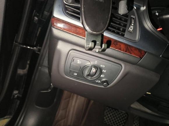 [广州·粤A] 二手奥迪奥迪A6L2018款 30周年年型 35 TFSI 时尚型