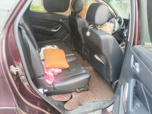 [上海·沪C] 二手江铃驭胜S3502016款 2.0T 自动四驱汽油豪华天窗版7座