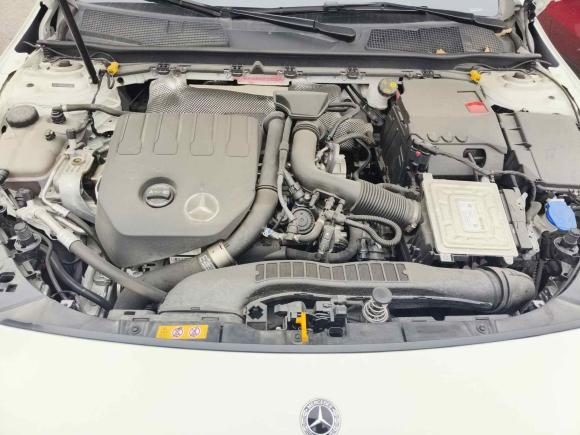 [苏州·苏U] 二手奔驰奔驰A级2022款 改款三 A 200 L 运动轿车时尚型