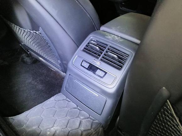 [西安·陕U] 二手奥迪奥迪A4L2022款 45 TFSI quattro 臻选动感型