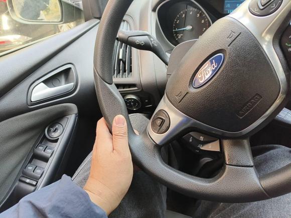 [杭州·浙A] 二手福特福克斯2012款 两厢 1.6L 手动舒适型