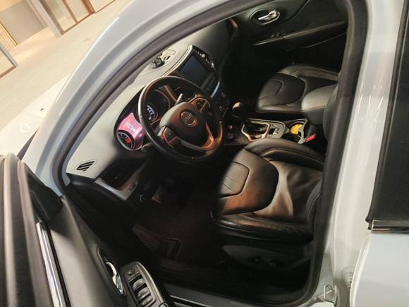 [上海·皖A] 二手Jeep自由光2014款 2.4L 都市版