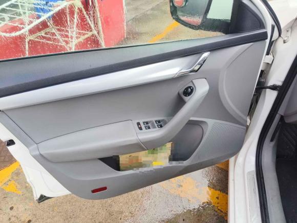 [苏州·苏E] 二手斯柯达明锐2015款 1.6L 手动逸杰版