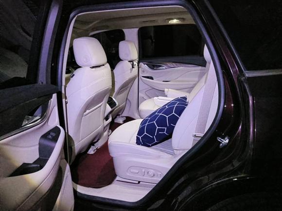 [上海·沪B] 二手别克昂科旗2022款 652T 四驱Avenir艾维亚 6座